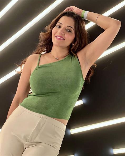 Horny Lily Porn Videos .
